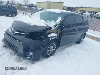 2019 Toyota Sienna XLE Auto Access Seat with VIN 5TDYZ3DC5KS967976, listed as a IAAI auction lot 41623525 with 83,527 mi miles. Bid and sale history available at carsss.com. Image 2.