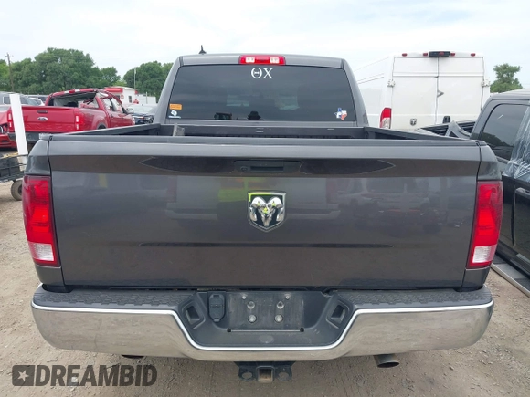 2020 Ram 1500 Tradesman z VIN 1C6RR6FT7LS146154, wystawiony jako IAAI lot #42040792 z przebiegiem 42 611 mil mil oraz . Historia ofert i sprzedaży dostępna na DreamBid. Obrazek 16.