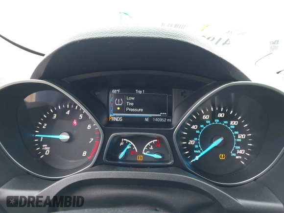 2015 Ford Escape SE with VIN 1FMCU0GX3FUC73452, listed as a IAAI auction lot 41923211 with 140,952 mi miles. Bid and sale history available at carsss.com. Image 7.