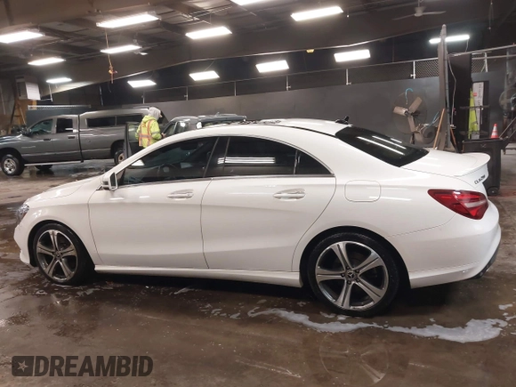 2019 Mercedes-Benz CLA 250 z VIN WDDSJ4GB8KN765229, wystawiony jako IAAI lot #41548902 z przebiegiem 57 608 mil mil oraz . Historia ofert i sprzedaży dostępna na DreamBid. Obrazek 14.