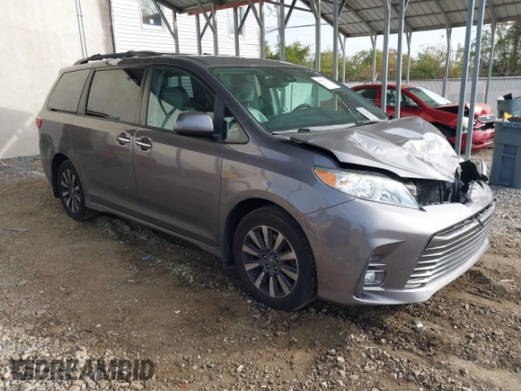2018 Toyota Sienna XLE with VIN 5TDDZ3DC8JS207490, listed as a IAAI auction lot 40890775 with 97,260 mi miles. Bid and sale history available at carsss.com. Image 1.