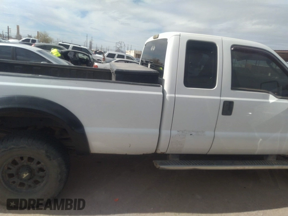 2008 Ford Super Duty F-250 SRW XL with VIN 1FTSX21538EE24913, listed as a IAAI auction lot 41279613 with 288,360 mi miles. Bid and sale history available at carsss.com. Image 13.