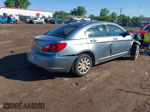2010 Chrysler Sebring Touring z VIN 1C3CC4FB0AN128655, wystawiony jako IAAI lot #42311837 z przebiegiem 205 720 mil mil oraz . Historia ofert i sprzedaży dostępna na DreamBid. Obrazek 4.