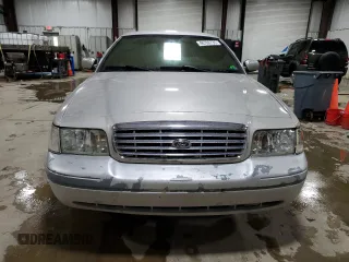 2011 Ford Crown Victoria LX z VIN 2FABP7EV0BX127312, wystawiony jako Copart lot #48760735 z przebiegiem 109 227 mil mil oraz Szkoda całkowita • Salvage title. Historia ofert i sprzedaży dostępna na DreamBid. Obrazek 5.