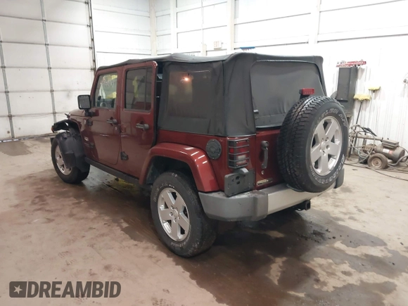2008 Jeep Wrangler Unlimited Sahara z VIN 1J4GA59178L514002, wystawiony jako IAAI lot #41949717 z przebiegiem Nie podano mil oraz . Historia ofert i sprzedaży dostępna na DreamBid. Obrazek 3.