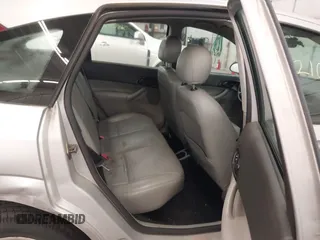 2005 Ford Focus S with VIN 3FAFP37N15R138393, listed as a IAAI auction lot 42106817 with 144,047 mi miles and . Bid and sale history available at carsss.com. Image 8.