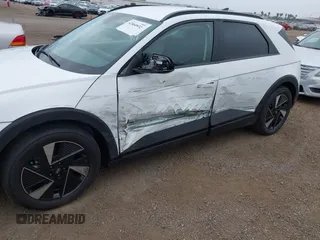 2025 Hyundai Ioniq 5 z VIN 7YAKN4DA4SY008488, wystawiony jako IAAI lot #42460932 z przebiegiem 703 mil mil oraz . Historia ofert i sprzedaży dostępna na DreamBid. Obrazek 6.