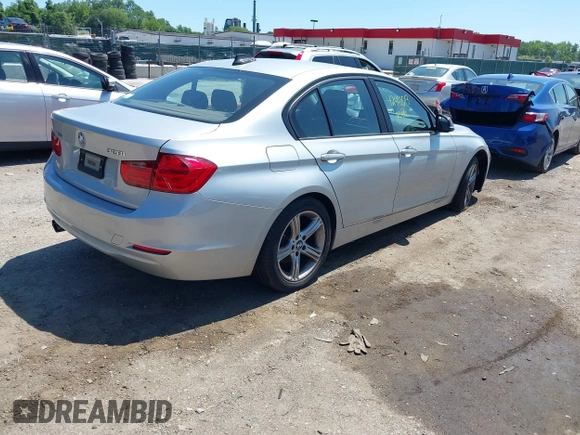 2014 BMW 3 Series 328i xDrive с VIN WBA3B5C59EP540972, выставлен на аукционе IAAI как лот 42411013 с пробегом 183 757 миль миль и . История ставок и продаж доступна на DreamBid. Изображение 4.