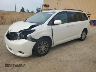 2017 Toyota Sienna XLE Auto Access Seat z VIN 5TDYZ3DC1HS855359, wystawiony jako Copart lot #54170315 z przebiegiem 129 570 mil mil oraz Szkoda całkowita • Salvage title. Historia ofert i sprzedaży dostępna na DreamBid. Obrazek 1.