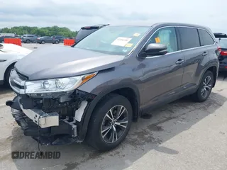 2019 Toyota Highlander LE with VIN 5TDBZRFH6KS718068, listed as a IAAI auction lot 42296326 with Not provided miles and . Bid and sale history available at DreamBid. Image 2.
