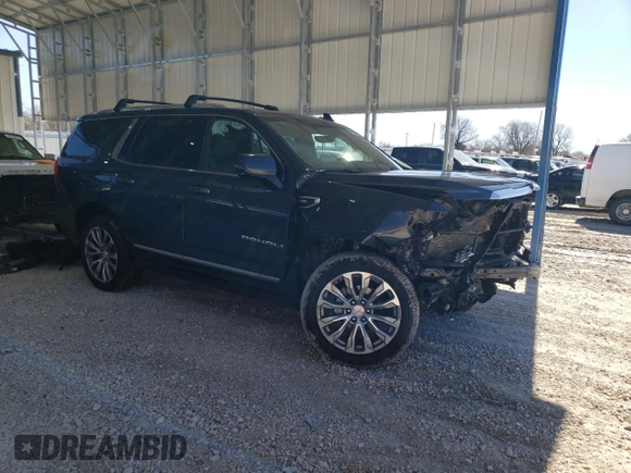 2021 GMC Yukon Denali with VIN 1GKS2DKLXMR387681, listed as a Copart auction lot 46830485 with 77,628 mi miles and Salvage Title. Bid and sale history available at carsss.com. Image 4.