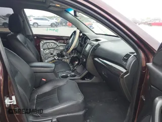 2011 Kia Sorento EX z VIN 5XYKU4A24BG052376, wystawiony jako IAAI lot #42113365 z przebiegiem 171 432 mil mil oraz . Historia ofert i sprzedaży dostępna na DreamBid. Obrazek 5.
