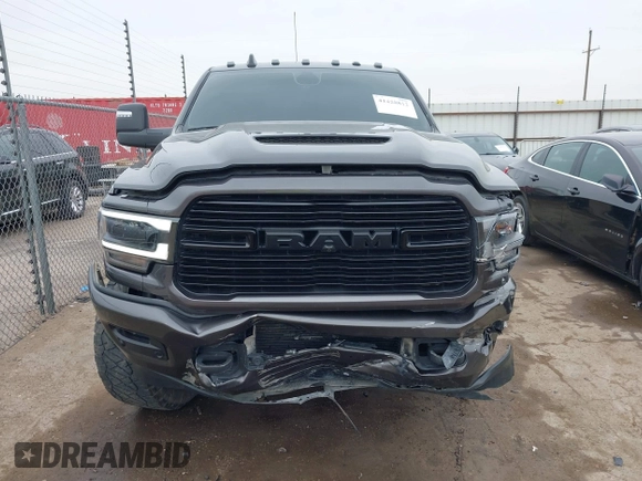 2024 Ram 2500 Laramie z VIN 3C6UR5FL1RG142556, wystawiony jako IAAI lot #41428812 z przebiegiem 42 004 mil mil oraz . Historia ofert i sprzedaży dostępna na DreamBid. Obrazek 13.