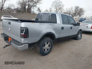 2006 Ford F-150 XLT with VIN 1FTPW14536FA32620, listed as a IAAI auction lot 40954768 with 194,303 mi miles. Bid and sale history available at carsss.com. Image 4.