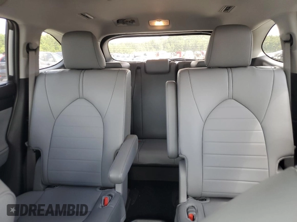 2024 Toyota Highlander LE with VIN 5TDKDRAH5RS050859, listed as a Copart auction lot 61609205 with 15,284 mi miles and Salvage title. Bid and sale history available at DreamBid. Image 10.