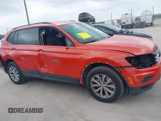 2018 Volkswagen Tiguan S с VIN 3VV1B7AX8JM090047, выставлен на аукционе IAAI как лот 42184116 с пробегом 121 085 миль миль и . История ставок и продаж доступна на DreamBid. Изображение 14.
