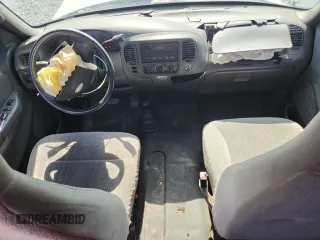 2003 Ford F-150 XL z VIN 2FTRX18WX3CA73133, wystawiony jako Copart lot #58734795 z przebiegiem 197 519 mil mil oraz Szkoda całkowita • Salvage title. Historia ofert i sprzedaży dostępna na DreamBid. Obrazek 8.