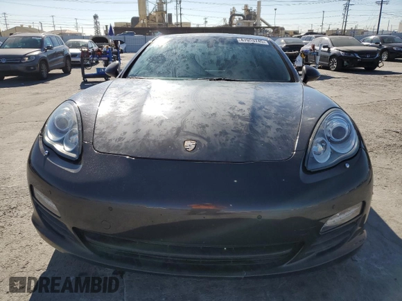 2012 Porsche Panamera S z VIN WP0AB2A70CL060210, wystawiony jako Copart lot #47053745 z przebiegiem 99 227 mil mil oraz Szkoda całkowita • Salvage title. Historia ofert i sprzedaży dostępna na DreamBid. Obrazek 5.