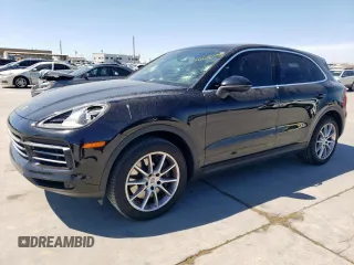 2022 Porsche Cayenne z VIN WP1AA2AY4NDA03564, wystawiony jako Copart lot #50070745 z przebiegiem 23 856 mil mil oraz Czysty tytuł • Clean title. Historia ofert i sprzedaży dostępna na DreamBid. Obrazek 1.