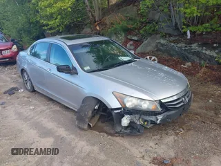 2011 Honda Accord EX-L z VIN 1HGCP3F86BA025944, wystawiony jako IAAI lot #42301222 z przebiegiem 114 797 mil mil oraz . Historia ofert i sprzedaży dostępna na DreamBid. Obrazek 1.