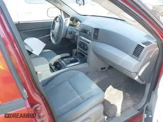 2006 Jeep Grand Cherokee Laredo with VIN 1J4GS48K76C263223, listed as a IAAI auction lot 41726919 with 934,888 mi miles. Bid and sale history available at carsss.com. Image 5.