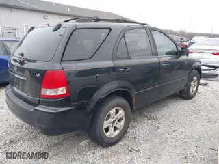 2005 Kia Sorento LX with VIN KNDJD733255420831, listed as a IAAI auction lot 41449327 with 176,988 mi miles. Bid and sale history available at carsss.com. Image 4.