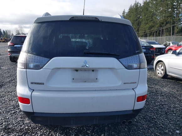 2009 Mitsubishi Outlander XLS with VIN JA4MT41X39Z015171, listed as a IAAI auction lot 41774842 with 262,186 mi miles. Bid and sale history available at carsss.com. Image 16.