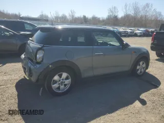 2015 MINI Hardtop z VIN WMWXM5C58FT940378, wystawiony jako Copart lot #52156005 z przebiegiem 115 758 mil mil oraz Czysty tytuł • Clean title. Historia ofert i sprzedaży dostępna na DreamBid. Obrazek 3.