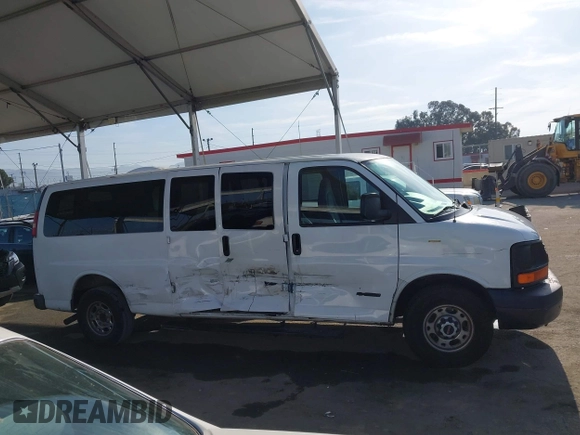 2006 Chevrolet Express Passenger with VIN 1GAHG39U861269171, listed as a IAAI auction lot 42057339 with 83,576 mi miles and . Bid and sale history available at DreamBid. Image 13.