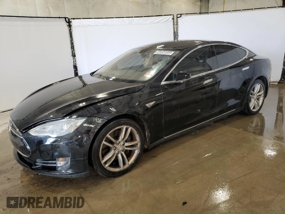 2014 Tesla Model S 60 z VIN 5YJSA1H13EFP52938, wystawiony jako Copart lot #56050055 z przebiegiem 125 376 mil mil oraz Czysty tytuł • Clean title. Historia ofert i sprzedaży dostępna na DreamBid. Obrazek 1.