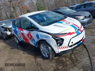 2023 Chevrolet Bolt EV 1LT z VIN 1G1FW6S08P4136509, wystawiony jako IAAI lot #40968397 z przebiegiem 33 383 mil mil oraz . Historia ofert i sprzedaży dostępna na DreamBid. Obrazek 1.