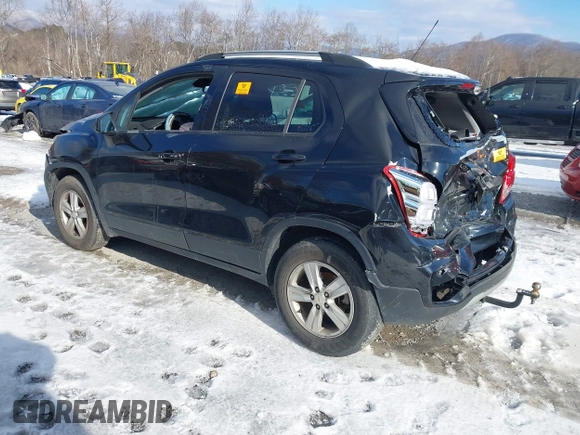 2022 Chevrolet Trax LT with VIN KL7CJPSM2NB567855, listed as a IAAI auction lot 41242877 with 87,001 mi miles. Bid and sale history available at carsss.com. Image 3.