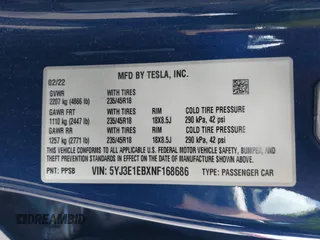 2022 Tesla Model 3 Long Range z VIN 5YJ3E1EBXNF168686, wystawiony jako IAAI lot #41933028 z przebiegiem 57 482 mil mil oraz . Historia ofert i sprzedaży dostępna na DreamBid. Obrazek 9.