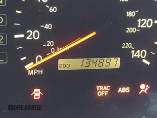 2000 Lexus ES 300 с VIN JT8BF28G7Y5093021, выставлен на аукционе IAAI как лот 42427386 с пробегом 134 897 миль миль и . История ставок и продаж доступна на DreamBid. Изображение 15.