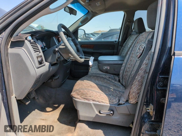 2006 Dodge 1500 SLT z VIN 1D7HU18256S651808, wystawiony jako Copart lot #60377465 z przebiegiem 288 470 mil mil oraz Czysty tytuł • Clean title. Historia ofert i sprzedaży dostępna na DreamBid. Obrazek 7.