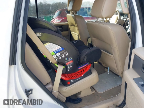 2009 Ford Expedition SSV с VIN 1FMFU15519EB27666, выставлен на аукционе IAAI как лот 41506400 с пробегом 204 593 миль миль и . История ставок и продаж доступна на DreamBid. Изображение 8.