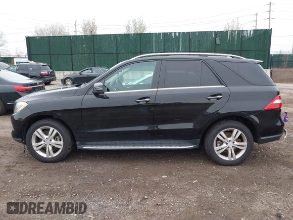 2013 Mercedes-Benz M ML 350 with VIN 4JGDA5HB3DA138368, listed as a IAAI auction lot 41958922 with 114,576 mi miles. Bid and sale history available at carsss.com. Image 14.