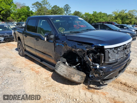 2024 Ford F-150 Lightning Lariat z VIN 1FT6W5L7XRWG09914, wystawiony jako Copart lot #52040985 z przebiegiem 2 588 mil mil oraz Szkoda całkowita • Salvage title. Historia ofert i sprzedaży dostępna na DreamBid. Obrazek 4.