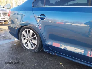 2015 Volkswagen Jetta SE with VIN 3VWD07AJ2FM257987, listed as a IAAI auction lot 41009826 with 112,213 mi miles and . Bid and sale history available at DreamBid. Image 6.