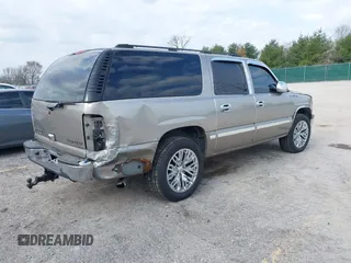 2003 Chevrolet Suburban Z71 with VIN 3GNFK16Z33G170733, listed as a IAAI auction lot 41741020 with 204,544 mi miles. Bid and sale history available at carsss.com. Image 4.