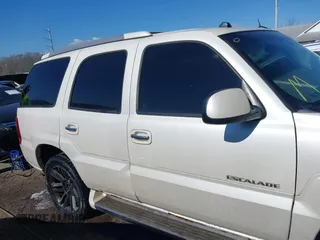 2005 Cadillac Escalade z VIN 1GYEK63N45R152595, wystawiony jako IAAI lot #41823123 z przebiegiem 163 157 mil mil oraz . Historia ofert i sprzedaży dostępna na DreamBid. Obrazek 14.