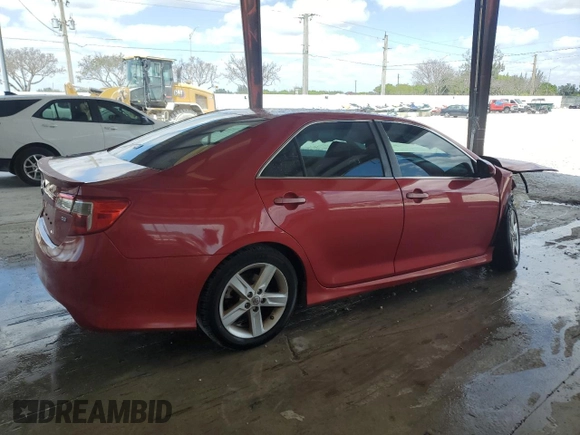 2014 Toyota Camry L with VIN 4T1BF1FK8EU766494, listed as a Copart auction lot 53043555 with 132,186 mi miles and Salvage Title. Bid and sale history available at carsss.com. Image 3.