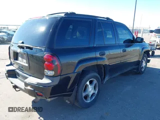 2007 Chevrolet TrailBlazer LS with VIN 1GNDT13S472288929, listed as a IAAI auction lot 42155584 with 193,178 mi miles and . Bid and sale history available at DreamBid. Image 4.