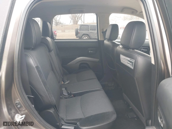 2013 Mitsubishi Outlander SE with VIN JA4JT3AW2DU013681, listed as a IAAI auction lot 41722425 with 95,145 mi miles. Bid and sale history available at carsss.com. Image 8.