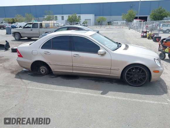 2001 Mercedes-Benz C 230/260/280/320 with VIN WDBRF61J61F108121, listed as a IAAI auction lot 41985853 with 175,305 mi miles and . Bid and sale history available at DreamBid. Image 14.