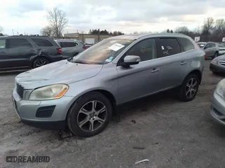 2012 Volvo XC60 3.0L with VIN YV4902DZ1C2305282, listed as a IAAI auction lot 41042231 with 271,602 mi miles. Bid and sale history available at carsss.com. Image 2.
