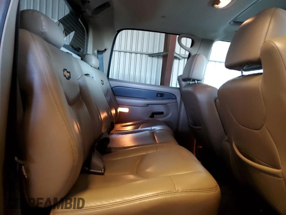 2002 Chevrolet Avalanche z VIN 3GNEC13T72G360865, wystawiony jako Copart lot #54077115 z przebiegiem 201 031 mil mil oraz Czysty tytuł • Clean title. Historia ofert i sprzedaży dostępna na DreamBid. Obrazek 10.