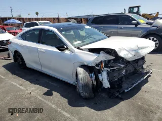 2019 Lexus ES 350 with VIN 58ABZ1B10KU024504, listed as a Copart auction lot 61675655 with 35,124 mi miles and Salvage title. Bid and sale history available at DreamBid. Image 4.