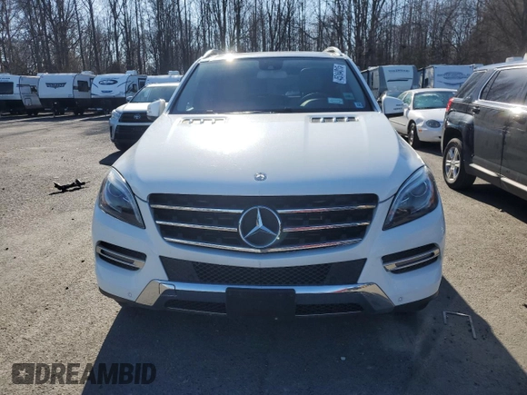 2014 Mercedes-Benz M 350 with VIN 4JGDA2EB1EA323572, listed as a Copart auction lot 45164015 with 141,111 mi miles and Salvage Title. Bid and sale history available at DreamBid. Image 5.