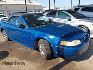 2000 Ford Mustang z VIN 1FAFP4444YF122174, wystawiony jako IAAI lot #42185521 z przebiegiem 133 255 mil mil oraz . Historia ofert i sprzedaży dostępna na DreamBid. Obrazek 1.
